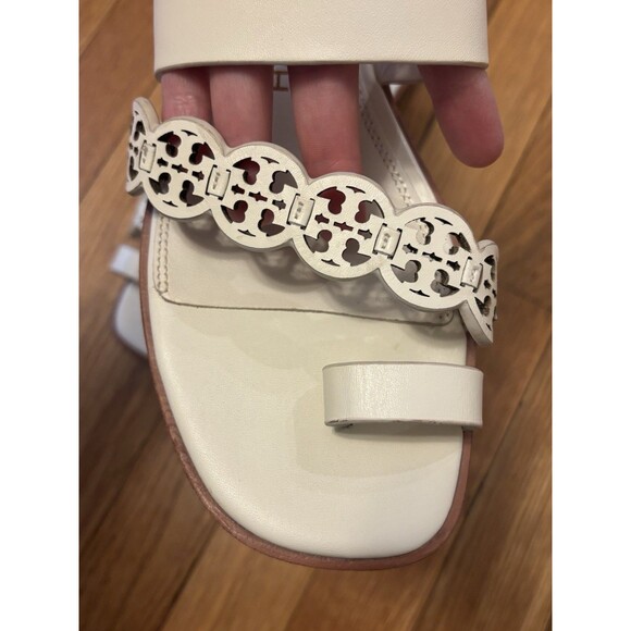 Tory Burch Tiny Miller Toe Ring Leather Sandal Ivory White Size 8.5 Logo - Picture 10 of 16